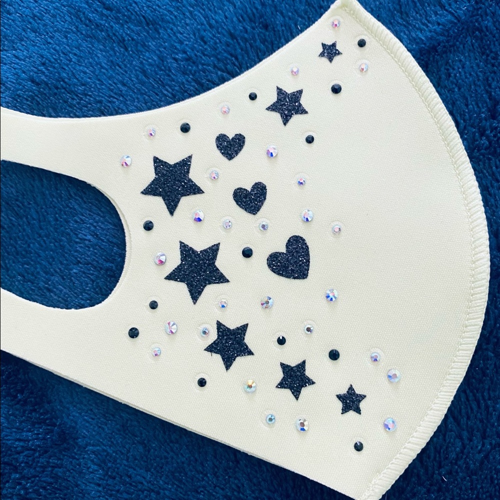 Handmade rhinestone face mask ❤️